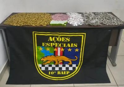 Pris&otilde;es ocorreram na noite de sexta-feira (11), no Parque Jatob&aacute; e no Residencial Campo Belo; um dos detidos era procurado por tr&aacute;fico
