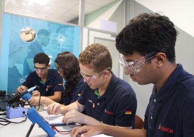 Programa Jovem Aprendiz oferece forma&ccedil;&atilde;o em Mecatr&ocirc;nica, Manufatura e Solu&ccedil;&otilde;es Digitais; inscri&ccedil;&otilde;es seguem at&eacute; 18 de setembro