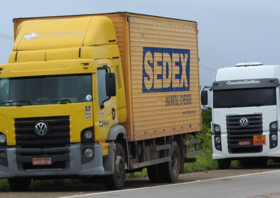 Funcion&aacute;rios foram feitos ref&eacute;ns e colocados em carro dos suspeitos; ve&iacute;culo foi localizado abandonado em Campinas