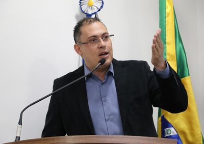 Vereador ficar&aacute; temporariamente &agrave; frente do Legislativo durante licen&ccedil;a de 30 dias solicitada pelo presidente afastado