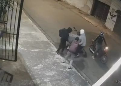 Quatro criminosos armados invadiram estabelecimento no Jardim Campo Belo; v&iacute;timas foram mantidas sob amea&ccedil;a e ningu&eacute;m ficou ferido


