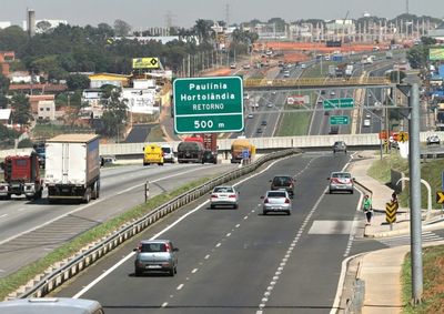 Sa&iacute;da deve ter tr&acirc;nsito mais intenso nesta sexta-feira (9), das 16h &agrave;s 20h; retorno na segunda (12) concentra maior fluxo entre 15h e 22h