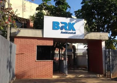 Ap&oacute;s interrup&ccedil;&atilde;o preventiva, concession&aacute;ria trabalha para recuperar reservat&oacute;rios e normalizar a distribui&ccedil;&atilde;o; prefeito cobra solu&ccedil;&atilde;o
