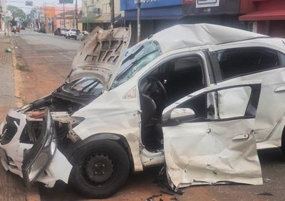 Acidente aconteceu na manh&atilde; de segunda-feira (12), na Avenida Sete de Setembro; v&iacute;tima morreu no local e causas da batida ser&atilde;o investigadas