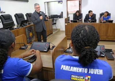 Projeto aprovado por estudantes prev&ecirc; acesso a produtos de higiene menstrual e a&ccedil;&otilde;es educativas; propostas sobre seguran&ccedil;a no tr&acirc;nsito