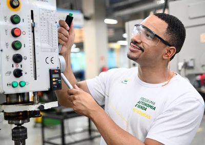 Programa re&uacute;ne 300 vagas em tr&ecirc;s cidades paulistas; inscri&ccedil;&otilde;es seguem at&eacute; 3 de novembro para forma&ccedil;&atilde;o profissional no setor de &oacute;leo e g&aacute;s.