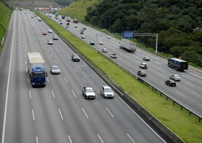 Opera&ccedil;&atilde;o Comboio ser&aacute; realizada no km 109, das 6h30 &agrave;s 10h, para permitir a passagem de cabos de alta tens&atilde;o sobre a rodovia