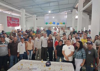 Evento no Clube Independ&ecirc;ncia reuniu os pr&eacute;-candidatos Ricardo Teobaldo e Regina da Sa&uacute;de, al&eacute;m de lideran&ccedil;as pol&iacute;ticas de Surubim e da regi&atilde;o