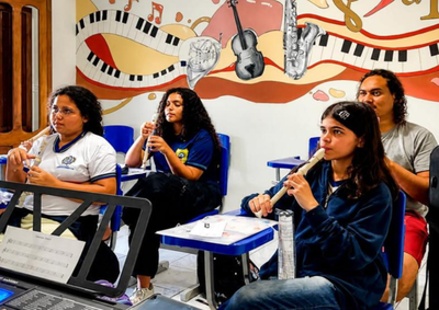 Projeto do PAFF e Floreart inicia atividades com cinco turmas e prop&otilde;e democratizar o aprendizado musical para pessoas de todas as idades