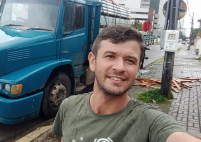 Homem de 31 anos foi encontrado sem vida em um ve&iacute;culo estacionado nas proximidades da Exposi&ccedil;&atilde;o; corpo n&atilde;o apresentava sinais aparentes de viol&ecirc;ncia