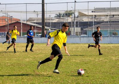 Competi&ccedil;&atilde;o municipal dos Jogos Escolares do Paran&aacute; contar&aacute; com 32 equipes e ter&aacute; jogos em tr&ecirc;s campos da cidade; campe&otilde;es avan&ccedil;am para a fase regional