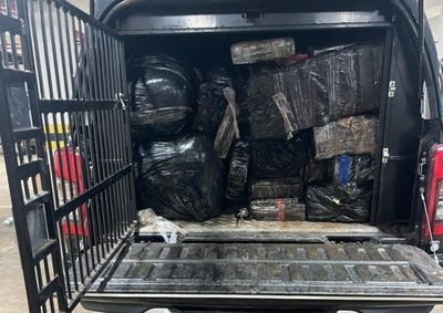 Mais de 370 quilos de entorpecentes foram localizados em um im&oacute;vel na regi&atilde;o Oeste ap&oacute;s monitoramento dos agentes
