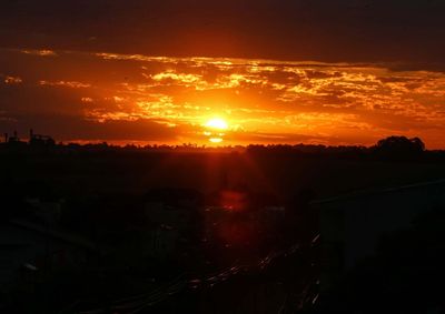 O fen&ocirc;meno gradativamente se intensifica e atinge o &aacute;pice entre a primavera e o ver&atilde;o 2026/2027 do Hemisf&eacute;rio Sul