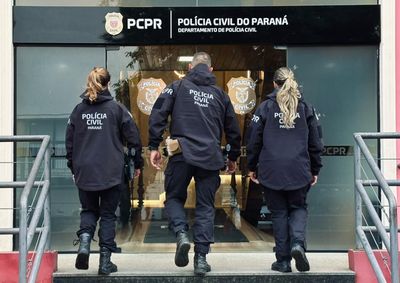 Atrav&eacute;s de redes sociais e aplicativos de relacionamento, criminosos criam v&iacute;nculos afetivos com as v&iacute;timas para obter dinheiro ou outras vantagens