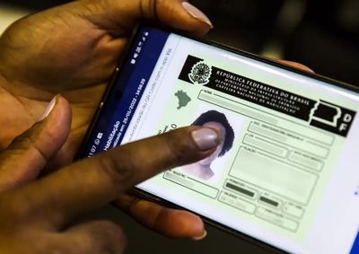 Nova lei permite renova&ccedil;&atilde;o autom&aacute;tica da habilita&ccedil;&atilde;o para condutores com bom hist&oacute;rico e j&aacute; beneficiou cerca de 2 milh&otilde;es de pessoas