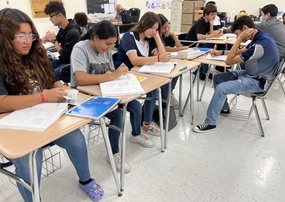 Projeto voltado &agrave; rede p&uacute;blica oferece aulas, revis&otilde;es, material did&aacute;tico, transporte e alimenta&ccedil;&atilde;o sem custo; inscri&ccedil;&otilde;es terminam domingo