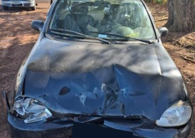 Acidente envolveu um Volkswagen Gol e um Chevrolet Corsa; demais ocupantes n&atilde;o se feriram
