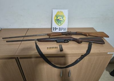 V&iacute;tima foi socorrida em estado grave e transferida para Toledo; armas de fogo e muni&ccedil;&otilde;es tamb&eacute;m foram apreendidas na casa do investigado