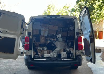 Local usado por plataformas de com&eacute;rcio eletr&ocirc;nico e transporte armazenava droga, medicamentos irregulares e centenas de volumes de mercadorias paraguaias