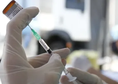 Pa&iacute;ses-sede do Mundial respondem por 70% dos casos nas Am&eacute;ricas; na faixa de 12 meses a 29 anos, &eacute; necess&aacute;rio ter duas doses
