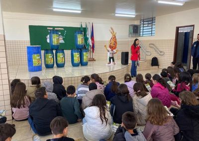 A&ccedil;&atilde;o une escolas, fam&iacute;lias e comunidade para promover educa&ccedil;&atilde;o ambiental e ainda gera recursos para as institui&ccedil;&otilde;es de ensino de Toledo