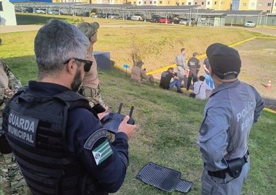 Agentes conclu&iacute;ram curso e receberam treinamento com aeronaves equipadas com c&acirc;meras t&eacute;rmicas para miss&otilde;es de seguran&ccedil;a p&uacute;blica