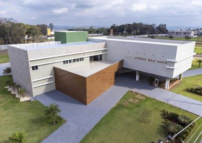 Mostra da artista J&ocirc; Griesbach re&uacute;ne obras inspiradas na natureza, na fauna e na figura humana; visita&ccedil;&atilde;o gratuita come&ccedil;a dia 5