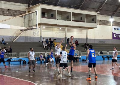 Competi&ccedil;&atilde;o re&uacute;ne mais de 3 mil atletas e dirigentes e ter&aacute; disputas em diferentes pra&ccedil;as esportivas at&eacute; domingo