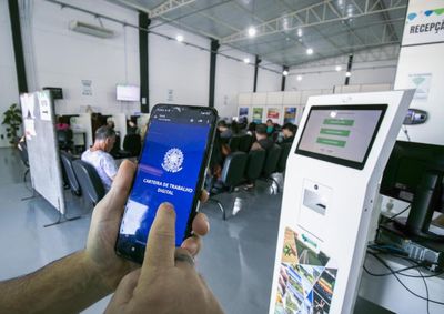 Em 2026, 4.099 novos postos de trabalho foram criados no munic&iacute;pio, que fica atr&aacute;s apenas de Curitiba; resultado hist&oacute;rico foi impulsionado pelo desempenho