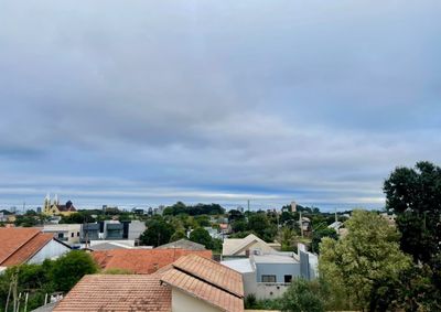 Term&ocirc;metros registram m&iacute;nima de 10&ordm;C e m&aacute;xima de 19&ordm;C; o c&eacute;u deve ser claro na maior parte do dia, podendo ficar nublado no fim da manh&atilde;