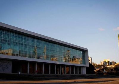 Primeiro turno acontece em 4 de outubro, junto com a elei&ccedil;&atilde;o para presidente, senadores, deputados federais e estaduais

