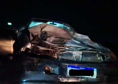 Acidente aconteceu na noite de sexta-feira (21), na PR-581; v&iacute;timas foram encaminhadas ao hospital pelo SAMU