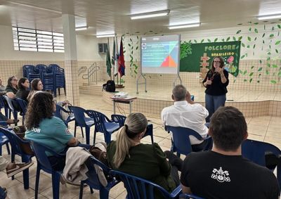 Encontro na Escola Ars&ecirc;nio Heiss, reuniu representantes de diferentes segmentos para organizar as etapas de constru&ccedil;&atilde;o do documento