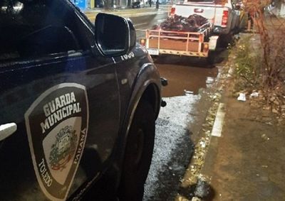 Condutor foi orientado e recolheu os materiais deixados em dois pontos da cidade ap&oacute;s acompanhamento da equipe
