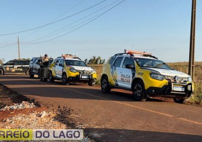 Suspeito teria mantido familiares ref&eacute;ns em uma resid&ecirc;ncia no distrito de Sub-Sede; ap&oacute;s confronto com policiais, ele fugiu para uma &aacute;rea de mata
