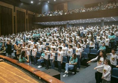Cerim&ocirc;nia contou com juramento e leitura das tr&ecirc;s melhores reda&ccedil;&otilde;es produzidas pelos estudantes