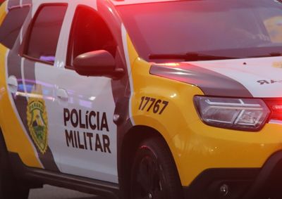 Ve&iacute;culo transportava perfumes, bases para carregadores de r&aacute;dio, baterias de celulares e figurinhas sem a devida documenta&ccedil;&atilde;o fiscal