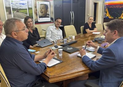 Reuni&atilde;o com representantes do Estado e da empresa respons&aacute;vel pelas obras  tratou dos pr&oacute;ximos passos para constru&ccedil;&atilde;o das unidades