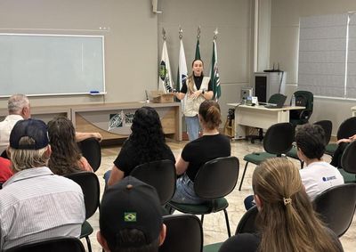 Curso abordou higiene, refrigera&ccedil;&atilde;o, mastite, alimenta&ccedil;&atilde;o animal e cuidados desde a propriedade at&eacute; a ind&uacute;stria.