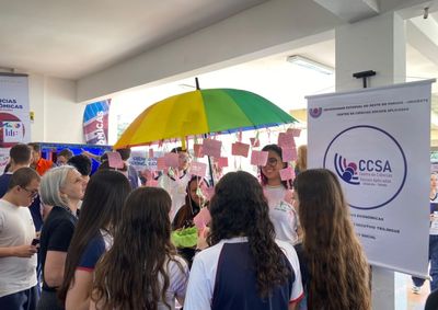 Evento colocou alunos do ensino m&eacute;dio em contato com professores, acad&ecirc;micos, laborat&oacute;rios e diferentes possibilidades de carreira