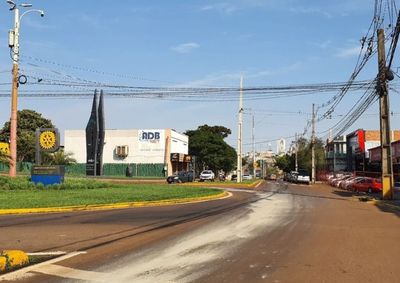 Guarda Municipal foi acionada e espalhou cimento sobre os pontos mais cr&iacute;ticos para reduzir o perigo aos motoristas e motociclistas