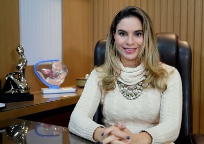 As cólicas não são o único sinal de alerta para a endometriose. A Dra. Marcela Frederico explica como é feito o diagnóstico e quais as opções de tratamento