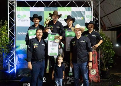 Com mais de vinte competidores, final aconteceu ontem à noite; evento marcou o encerramento da feira agropecuária, que atraiu milhares de pessoas Com mais de vinte competidores, final aconteceu ontem à noite; evento marcou o encerramento da feira agropecuária, que atraiu milhares de pessoas