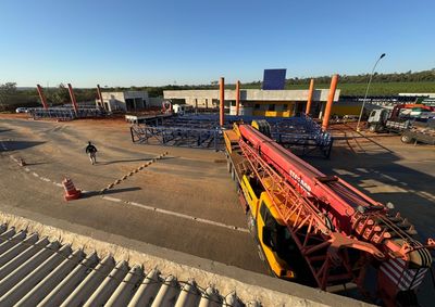 Içamento e instalação de cobertura de pista em unidade operacional da PRF tem limitado o trânsito na região