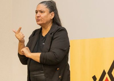 Edital prevê duas vagas de tradutor com carga horária semanal de 40 horas; inscrições terminam dia 17 de julho