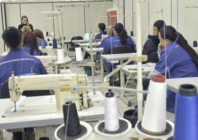 As inscri&ccedil;&otilde;es est&atilde;o abertas para as forma&ccedil;&otilde;es presenciais de costura e pintura predial com in&iacute;cio entre junho e julho