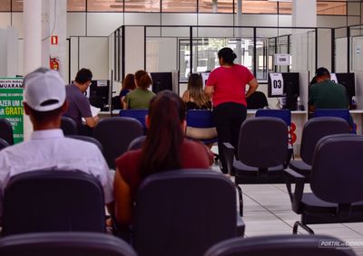 Painel do Sine foi atualizado com centenas de oportunidades para preenchimento imediato; candidatos podem enviar curr&iacute;culo tamb&eacute;m por e-mail