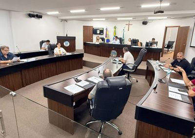 Na &uacute;ltima sess&atilde;o do semestre foi eleita uma comiss&atilde;o representativa para o per&iacute;odo de 1&ordm; a 31 de julho