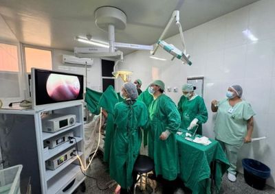 Parceria entre Hospital Cemil, Urocl&iacute;nica, munic&iacute;pio e Estado beneficiou oito pacientes em procedimentos minimamente invasivos pelo SUS