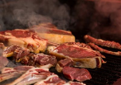 Fichas j&aacute; est&atilde;o &agrave; venda com direito a kit completo de carne e acompanhamentos para a fam&iacute;lia; evento arrecadar&aacute; fundos para obras e projetos sociais